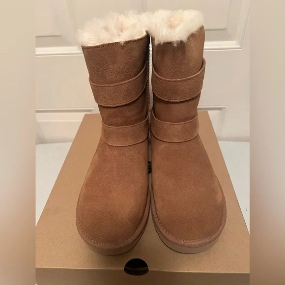 NEW UGG W Bailey Graphic Logo Strap Boot - chestnut - Picture 7 of 11